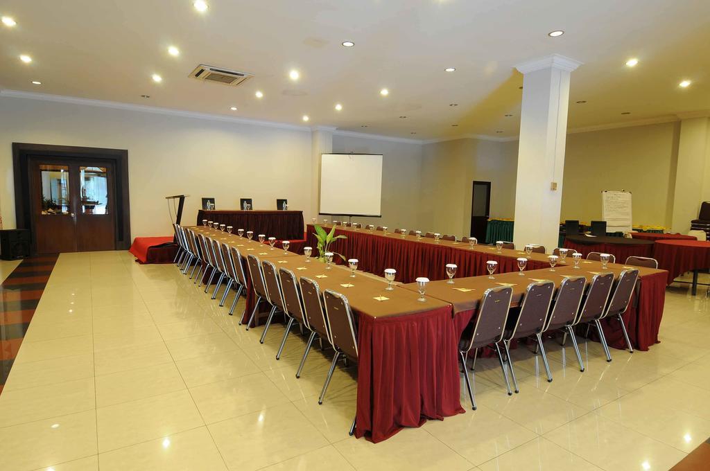 Hotel Kapuas Dharma Pontianak Exterior foto